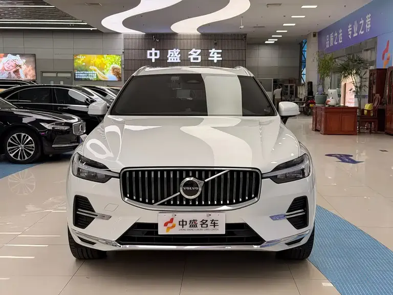 Volvo XC60 B5 4 WD Smart Ease Luxury
