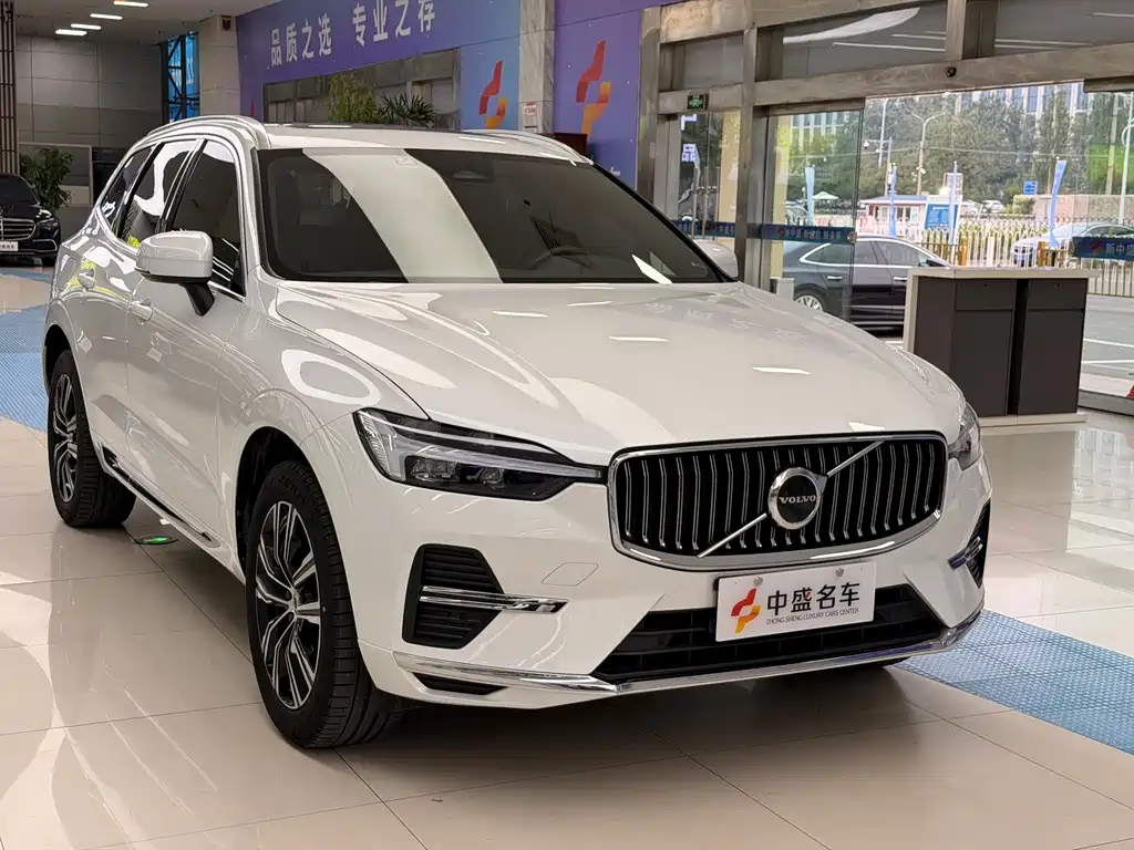 Volvo XC60 B5 4 WD Smart Ease Luxury