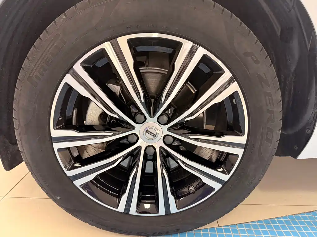 Volvo XC60 B5 4 WD Smart Ease Luxury