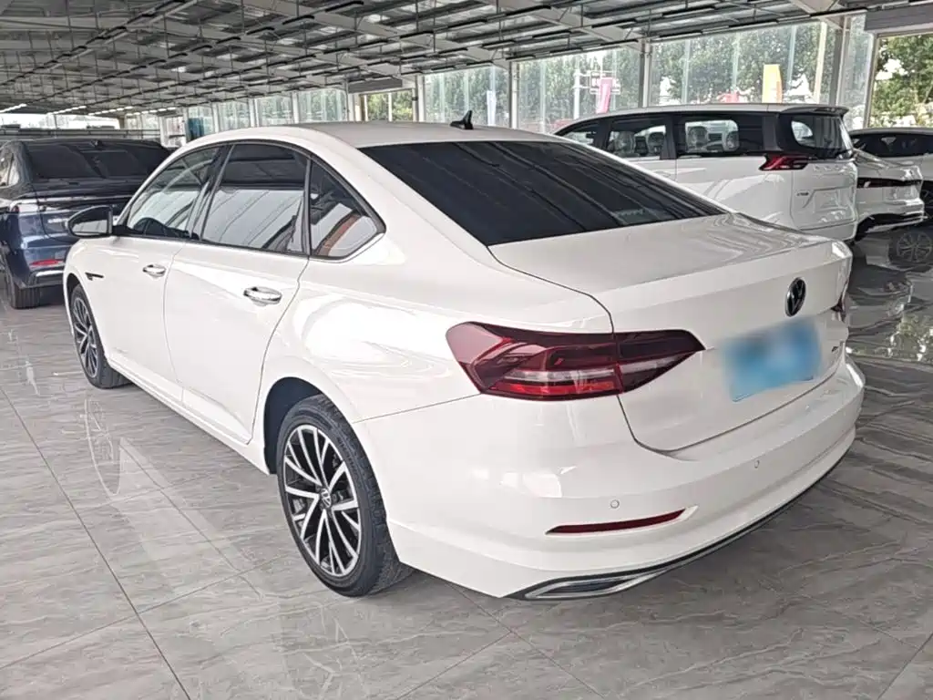 Lavida 280 TSI DSG Luxury