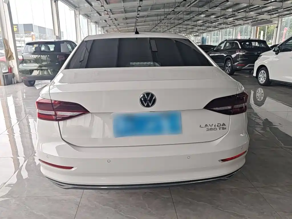 Lavida 280 TSI DSG Luxury