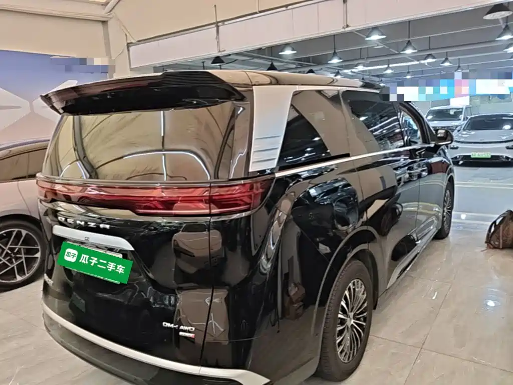 Denza D9 DM-i Smart Drive 1020 4 WD Honored