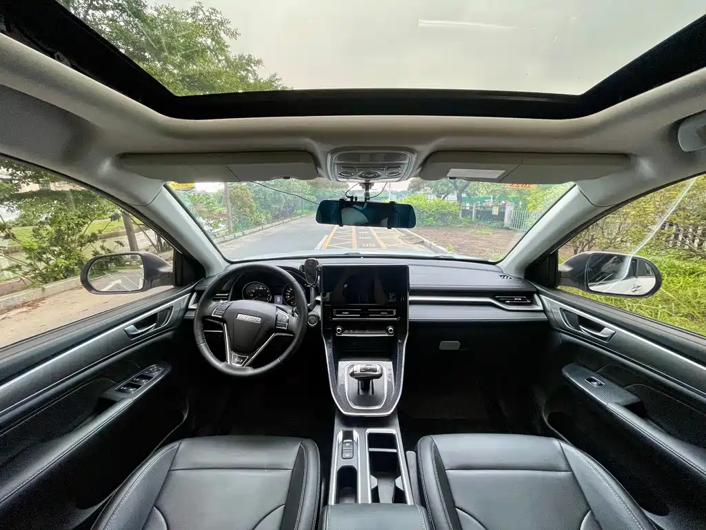 Haval M6 PLUS 1.5 T DCT Elite Connected