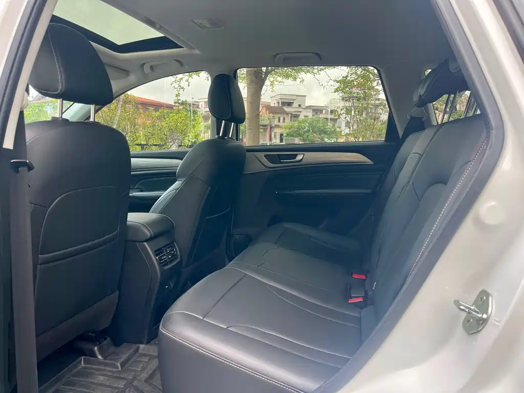 Haval M6 PLUS 1.5 T DCT Elite Connected