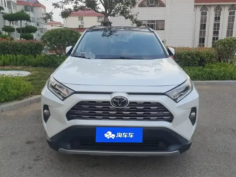Toyota RAV4 2.0 L CVT 4 WD Distinguished