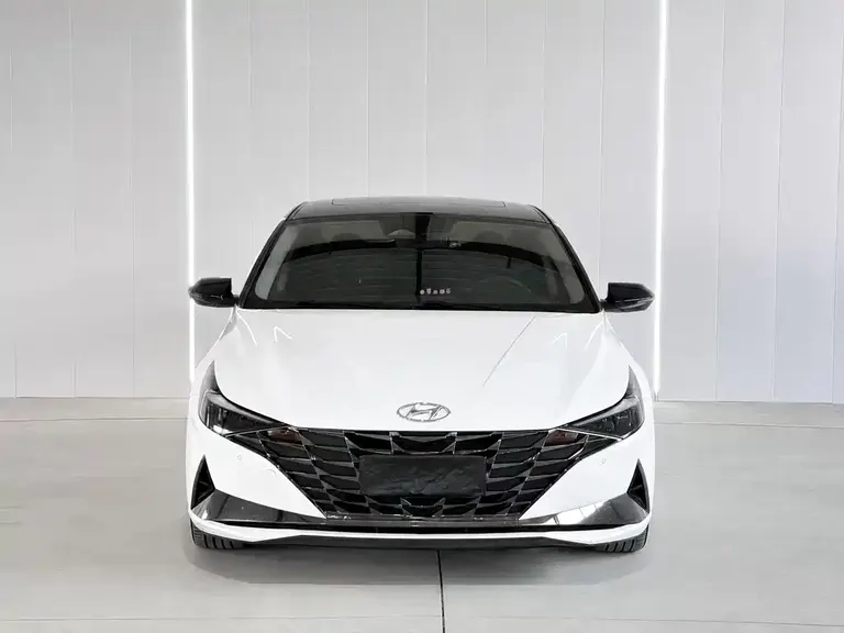 Hyundai Elantra 1.5 L CVT LUX Distinguished