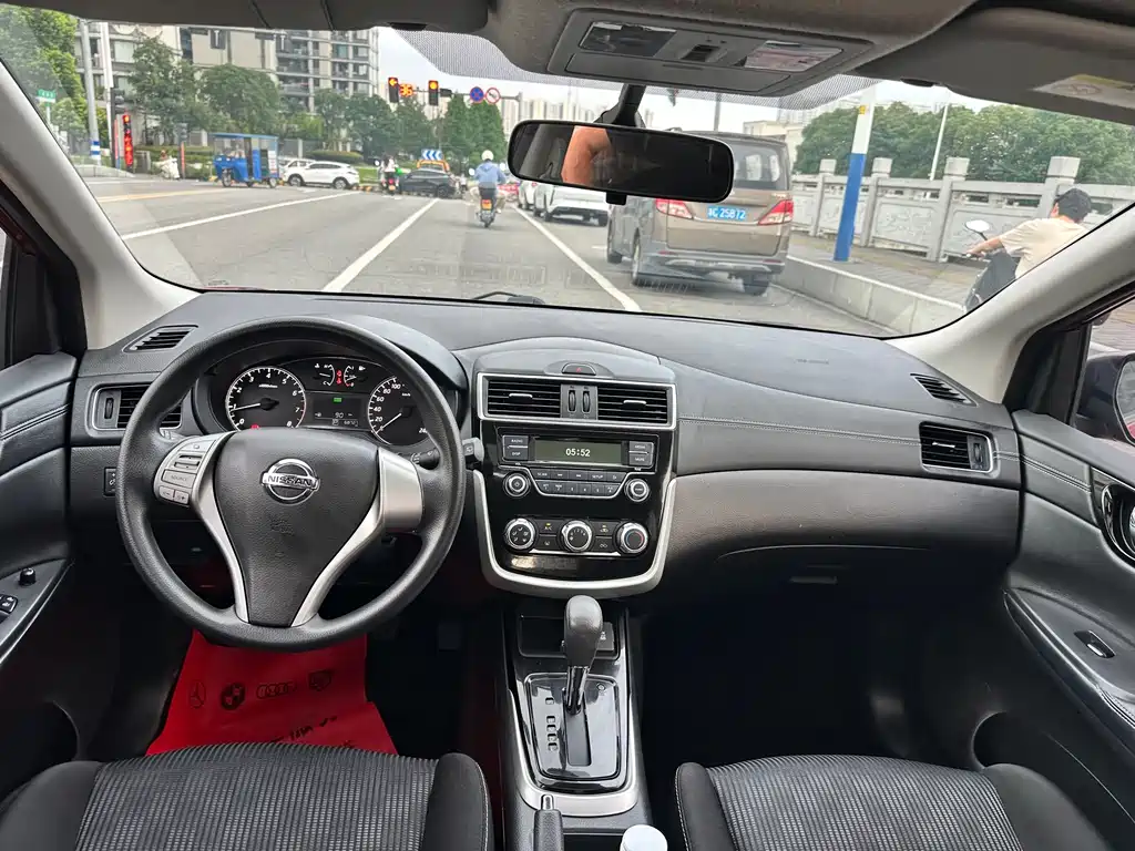 Tiida 1.6 L CVT Cool Motion CN-VI