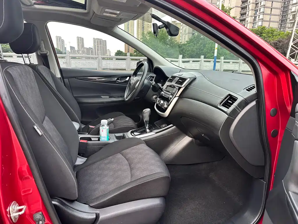 Tiida 1.6 L CVT Cool Motion CN-VI