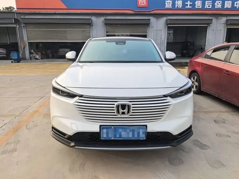 Honda Vezel 1.5 L CVT Pioneer