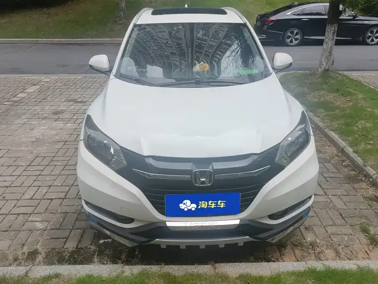 Honda Vezel 1.8 L CVT 2 WD Pioneer