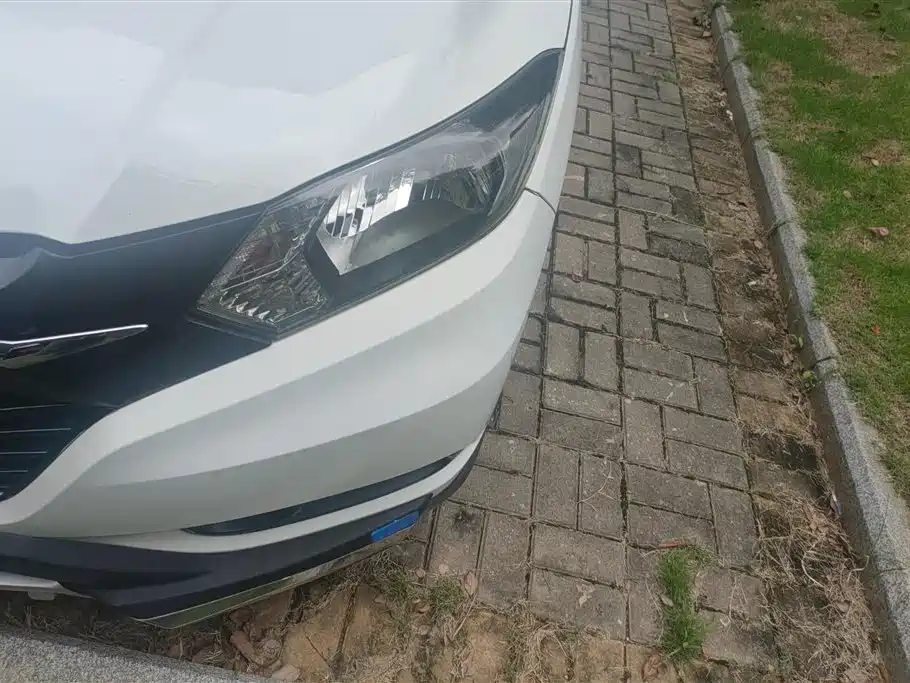 Vezel 1.8 L CVT 2 WD Pioneer