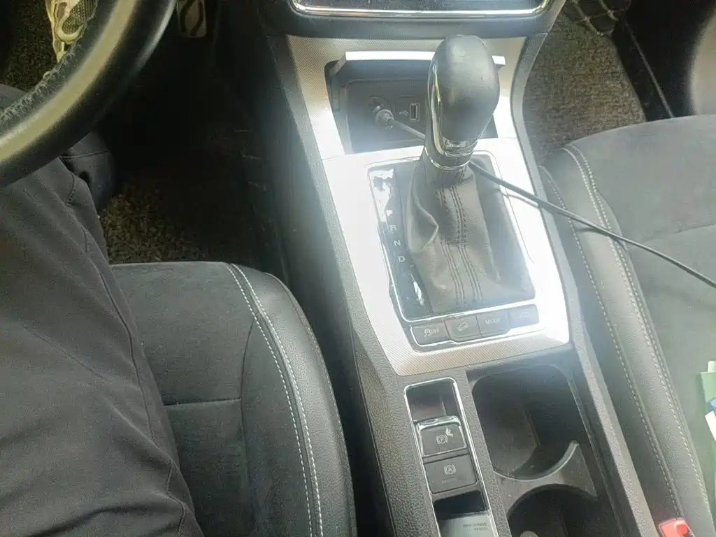 Roewe RX5 NEV eRX5 50 T Hybrid Connected Honor Supreme Flagship