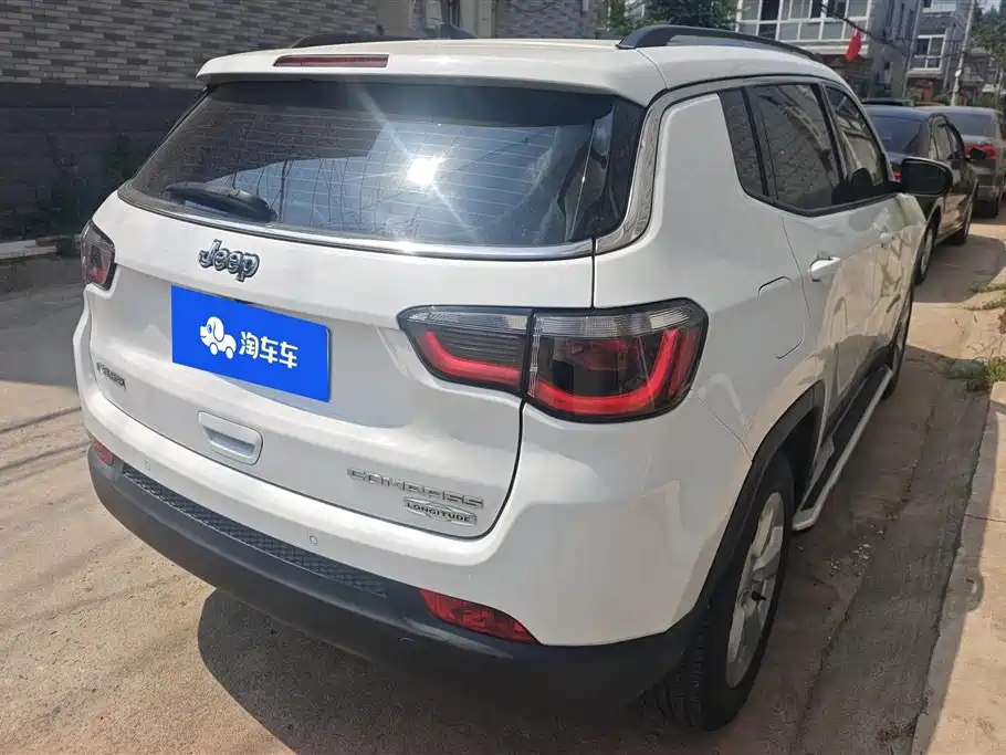 Compass 200 T Auto Home Enjoyment