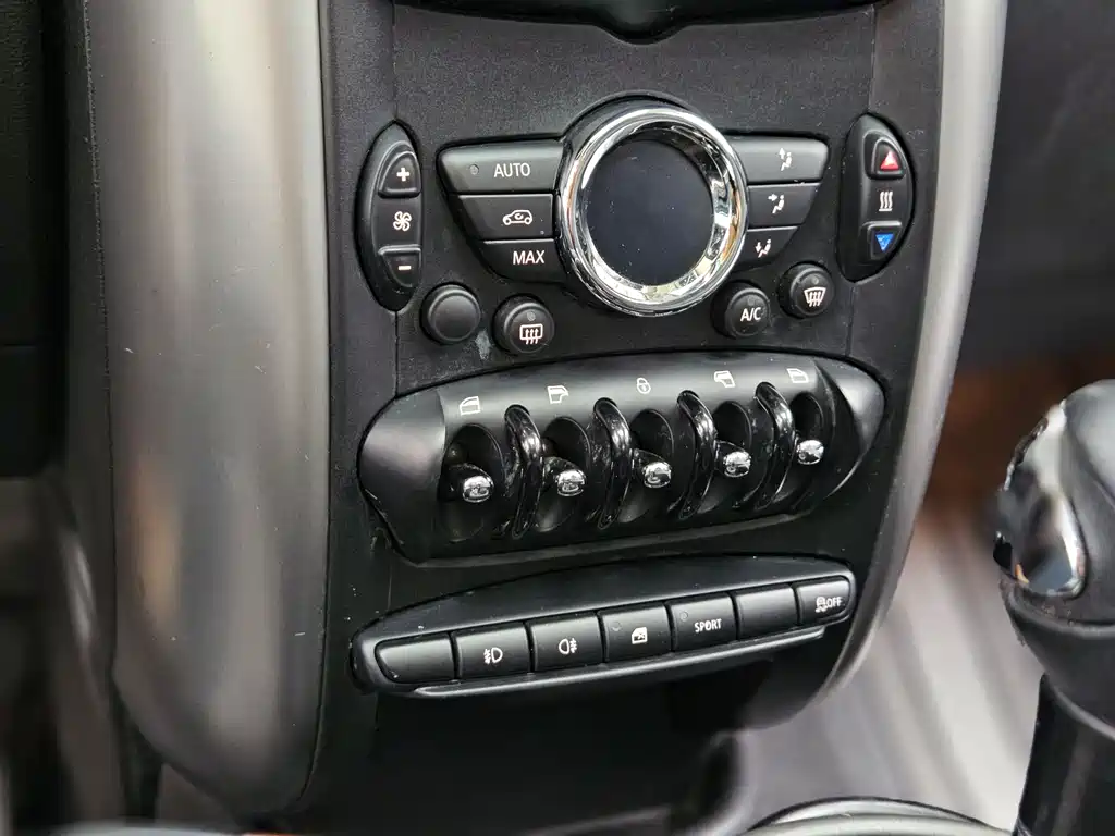 MINI COUNTRYMAN 1.6 L COOPER Fun