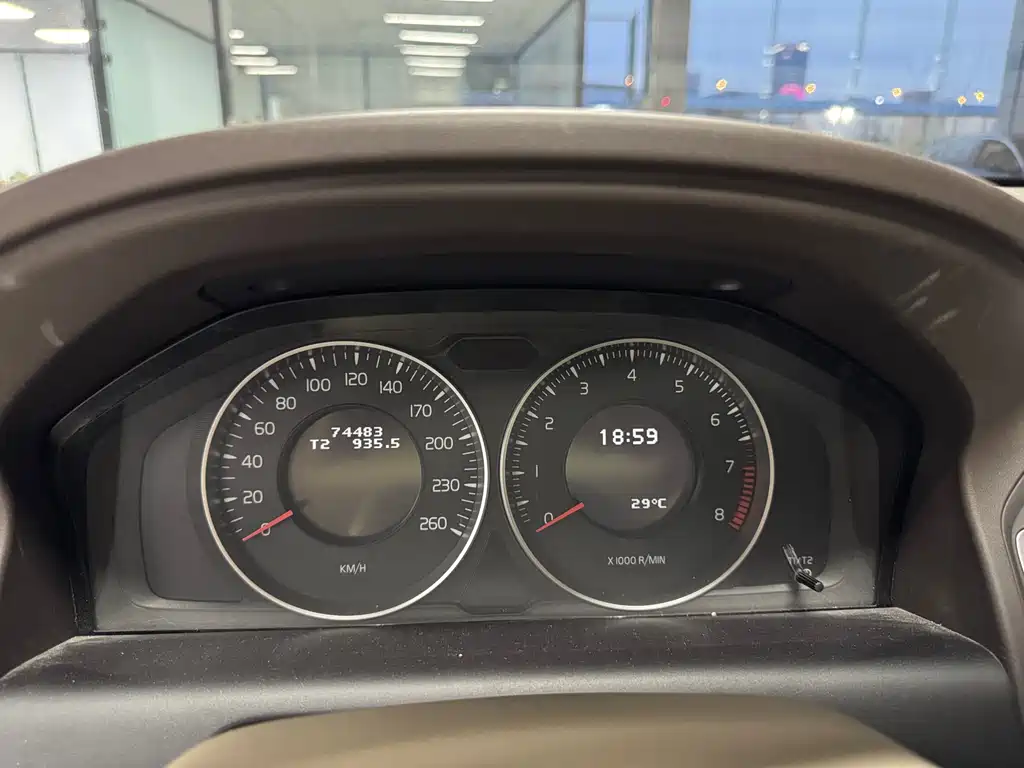 Volvo XC60 (Import) 沃尔沃XC60进口 2012款 T6 AWD舒适版