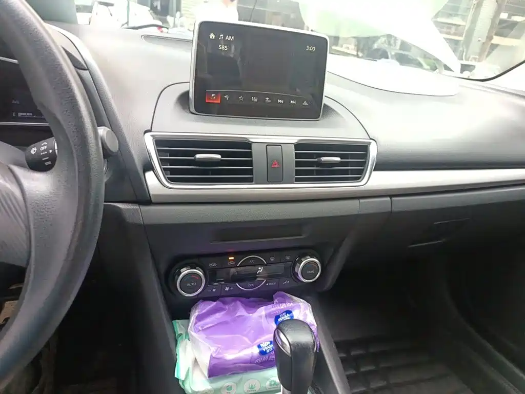 Mazda 3 Axela Sedan 1.5 L Auto Luxury