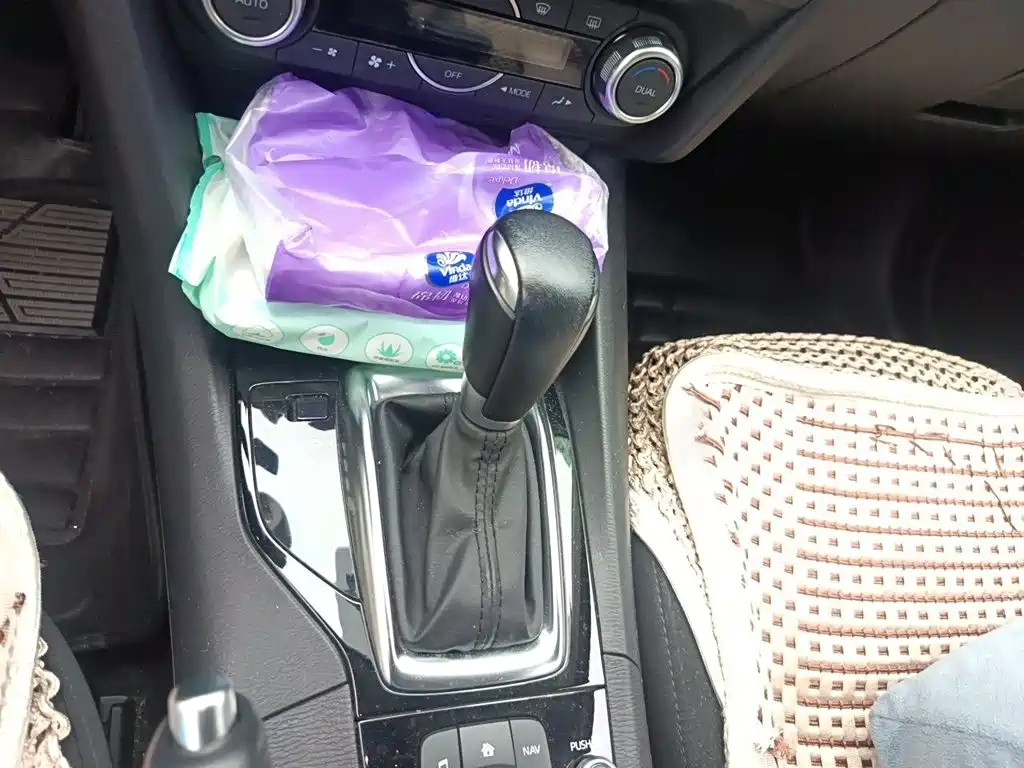 Mazda 3 Axela Sedan 1.5 L Auto Luxury