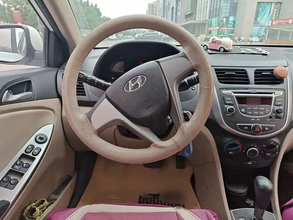 Accent 1.4 L Auto Intelligent GLS