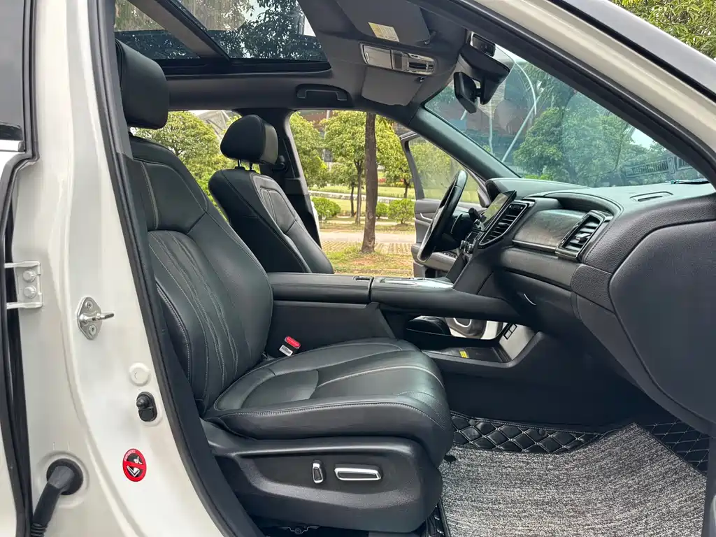 Honda UR-V 370 TURBO 4 WD Premium
