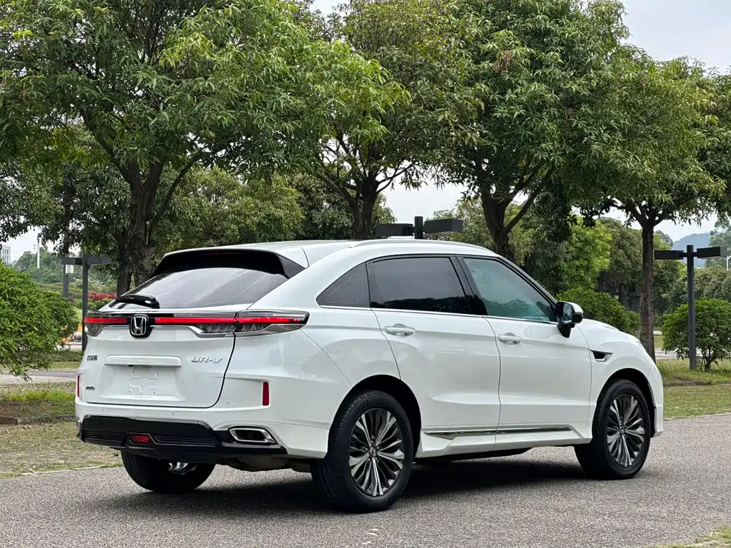 Honda UR-V 370 TURBO 4 WD Premium