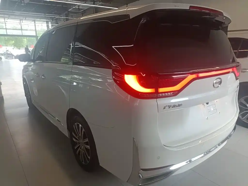 GAC Trumpchi M8 Leading Show Series 390 T Distinguished
