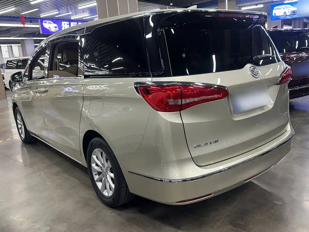 Buick GL8 ES 28 T Premium CN-V