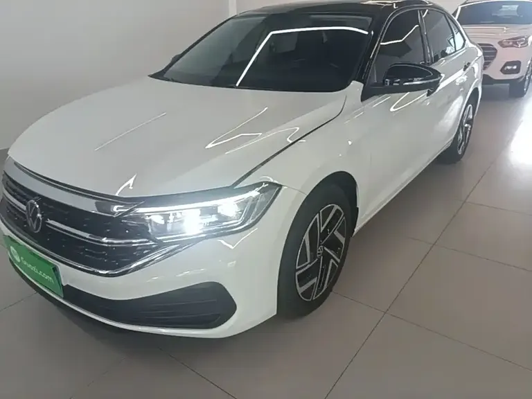 Volkswagen Sagitar 3000 10 K Selected 300 TSI DSG Transcend