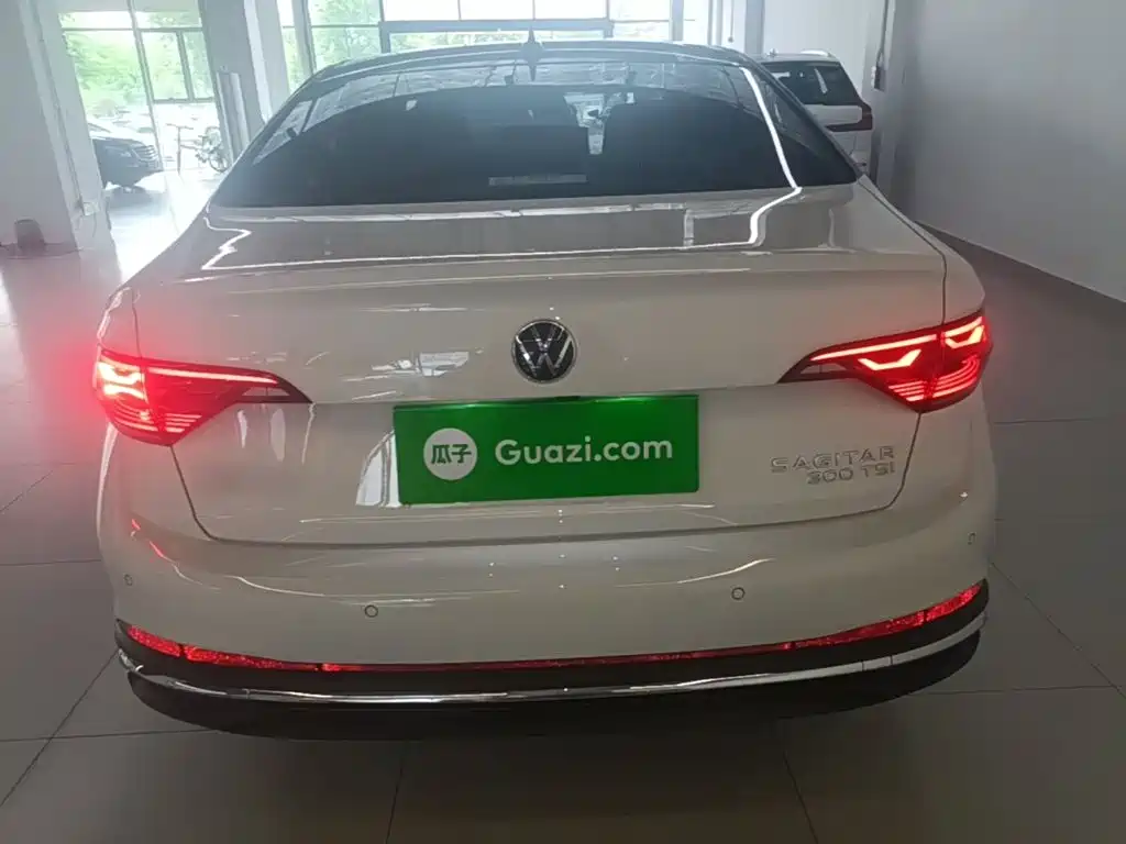 Sagitar 3000 10 K Selected 300 TSI DSG Transcend