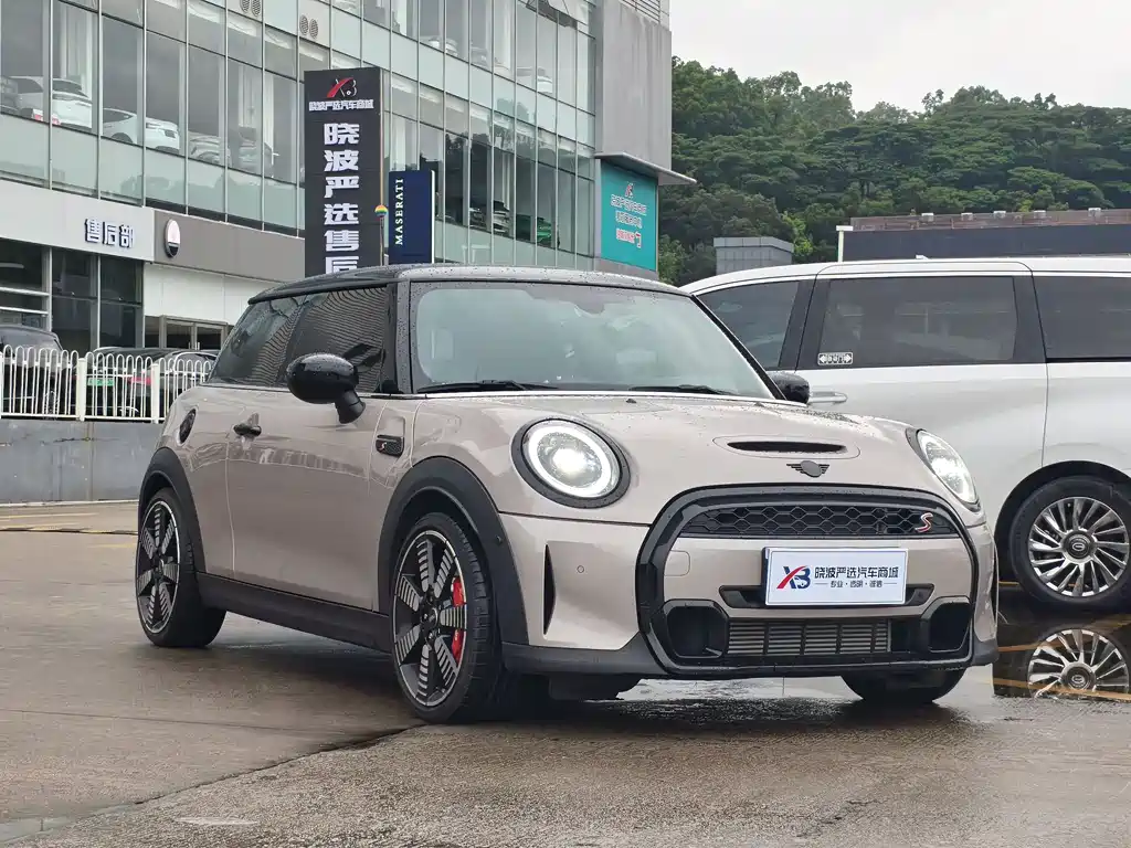 MINI Facelift 2.0 T COOPER S Artist