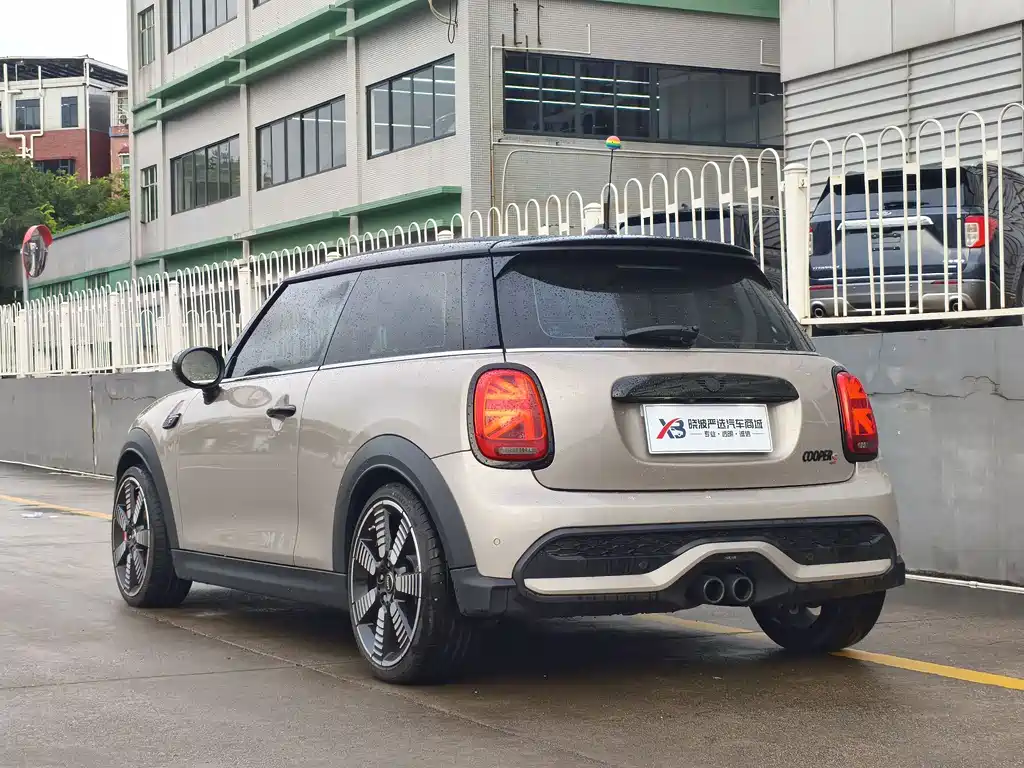 MINI Facelift 2.0 T COOPER S Artist