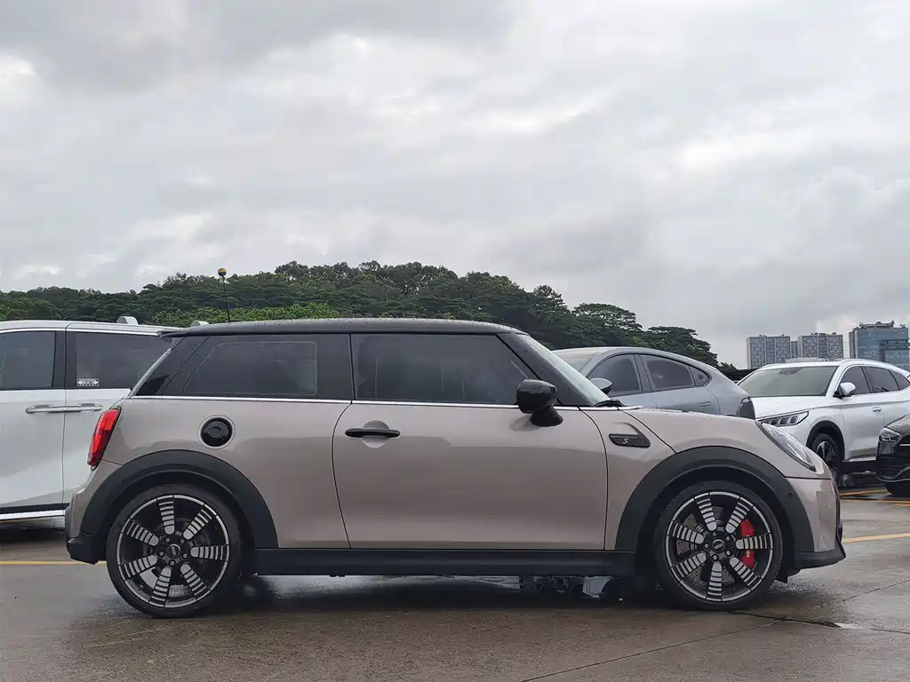 MINI Facelift 2.0 T COOPER S Artist