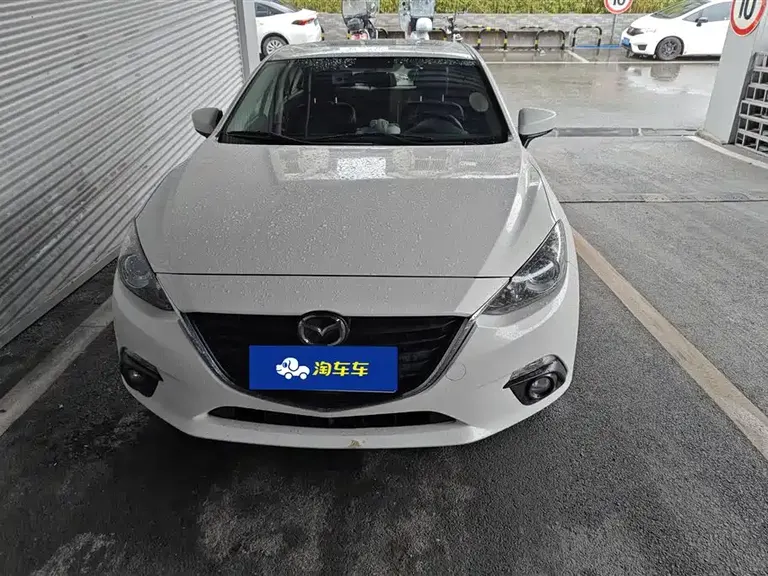 Mazda 3 Axela Sedan 1.5 L Auto Luxury
