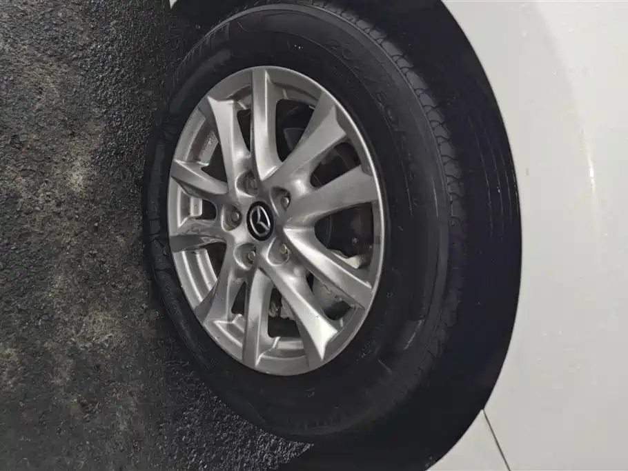 Mazda 3 Axela Sedan 1.5 L Auto Luxury
