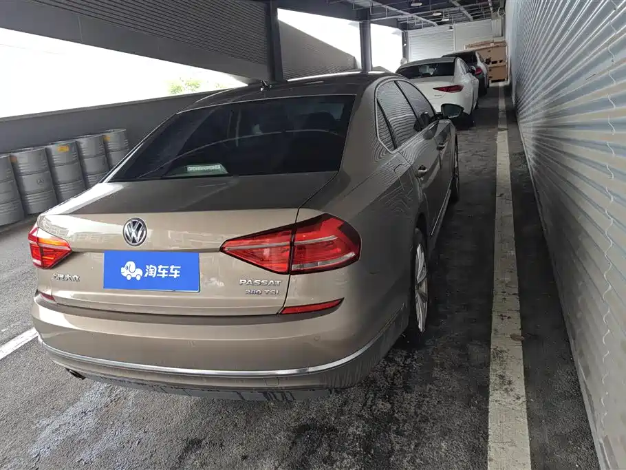 Passat 280 TSI DSG Honored