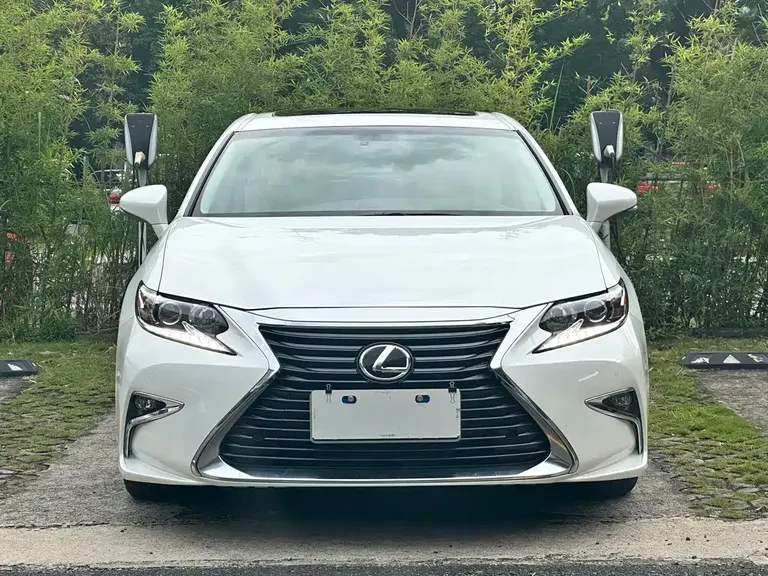 Lexus ES 200 Comfort
