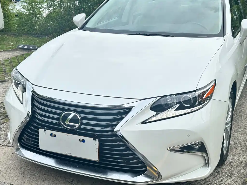 Lexus ES 200 Comfort
