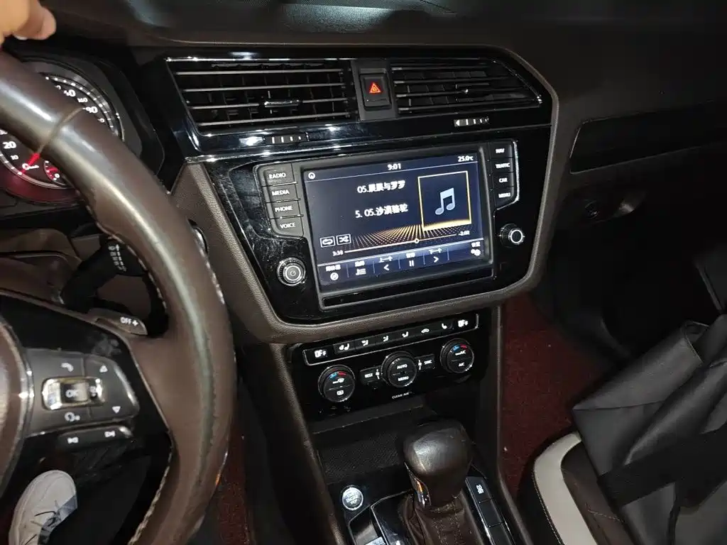 Tiguan L 330 TSI Auto 2 WD Luxury