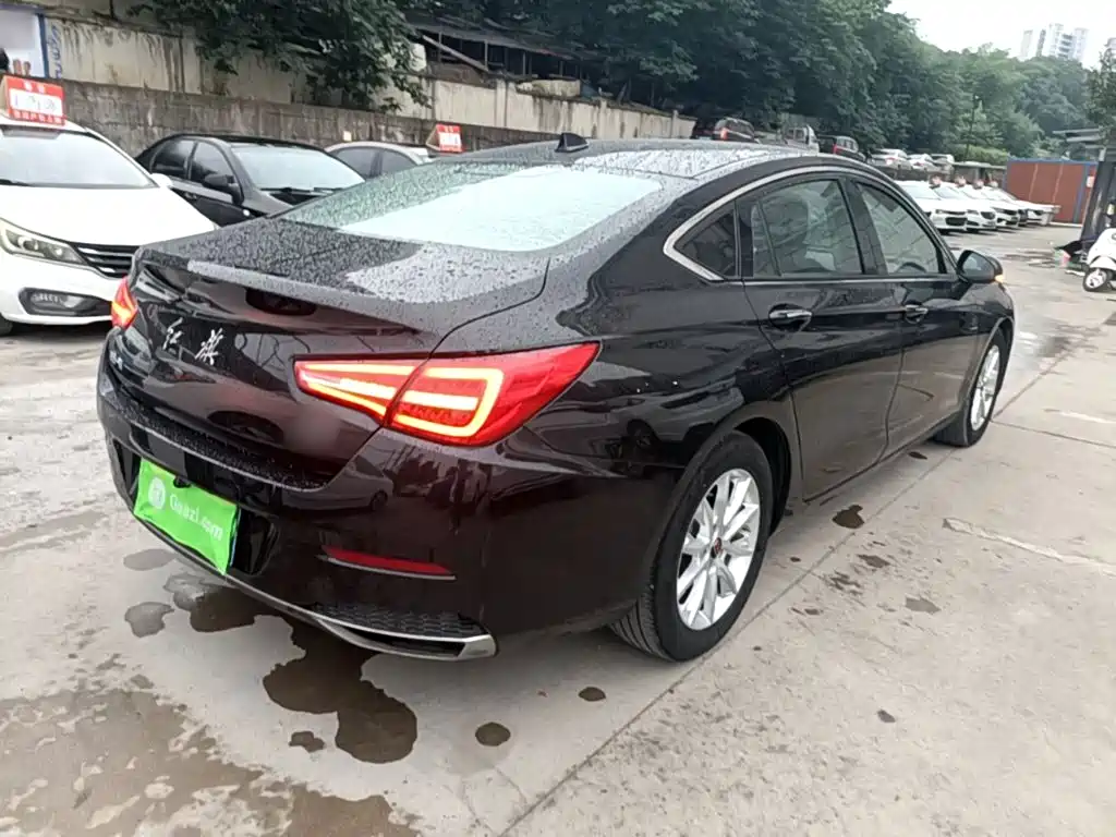 Hongqi H5 30 TD Dynamic