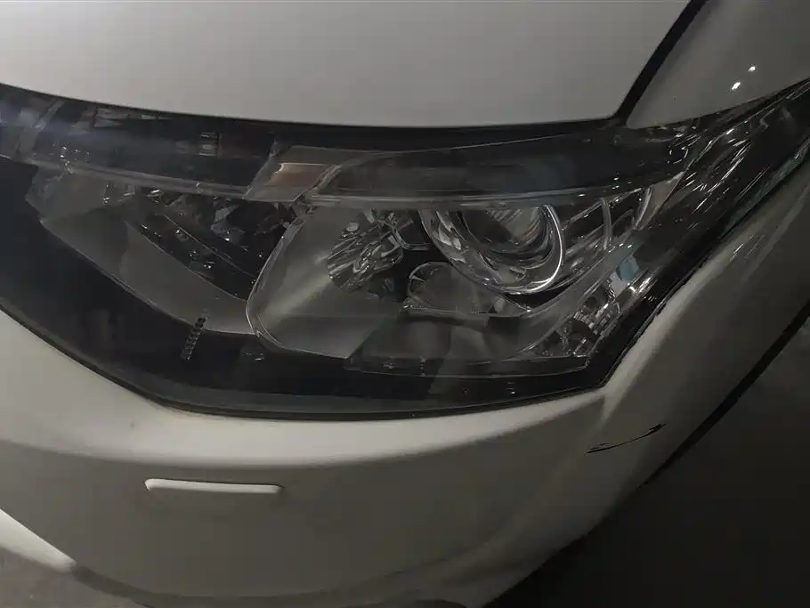 Outlander (Import) 欧蓝德进口 2014款 2.4 L 四驱豪华超值版 7座