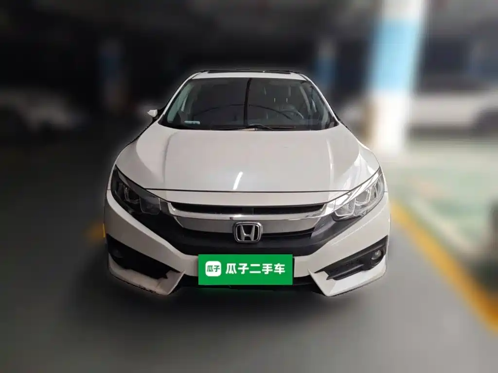 Civic 220 TURBO CVT Luxury