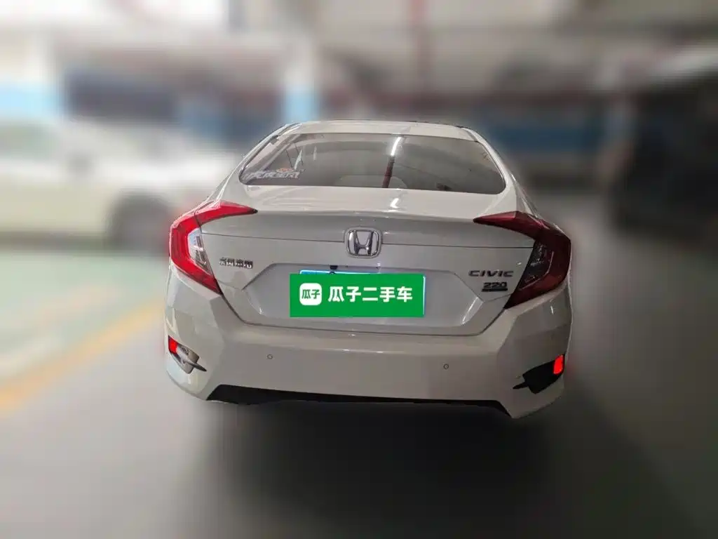 Civic 220 TURBO CVT Luxury