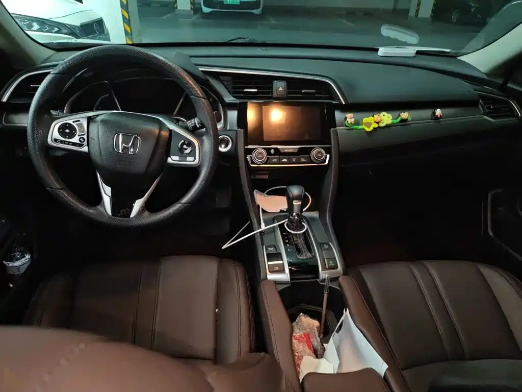 Civic 220 TURBO CVT Luxury