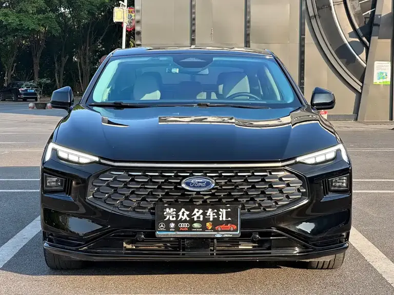 Ford Mondeo EcoBoost 245 Luxury