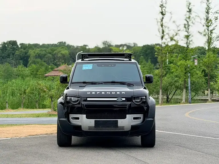 Land Rover Defender 110 P400 HSE
