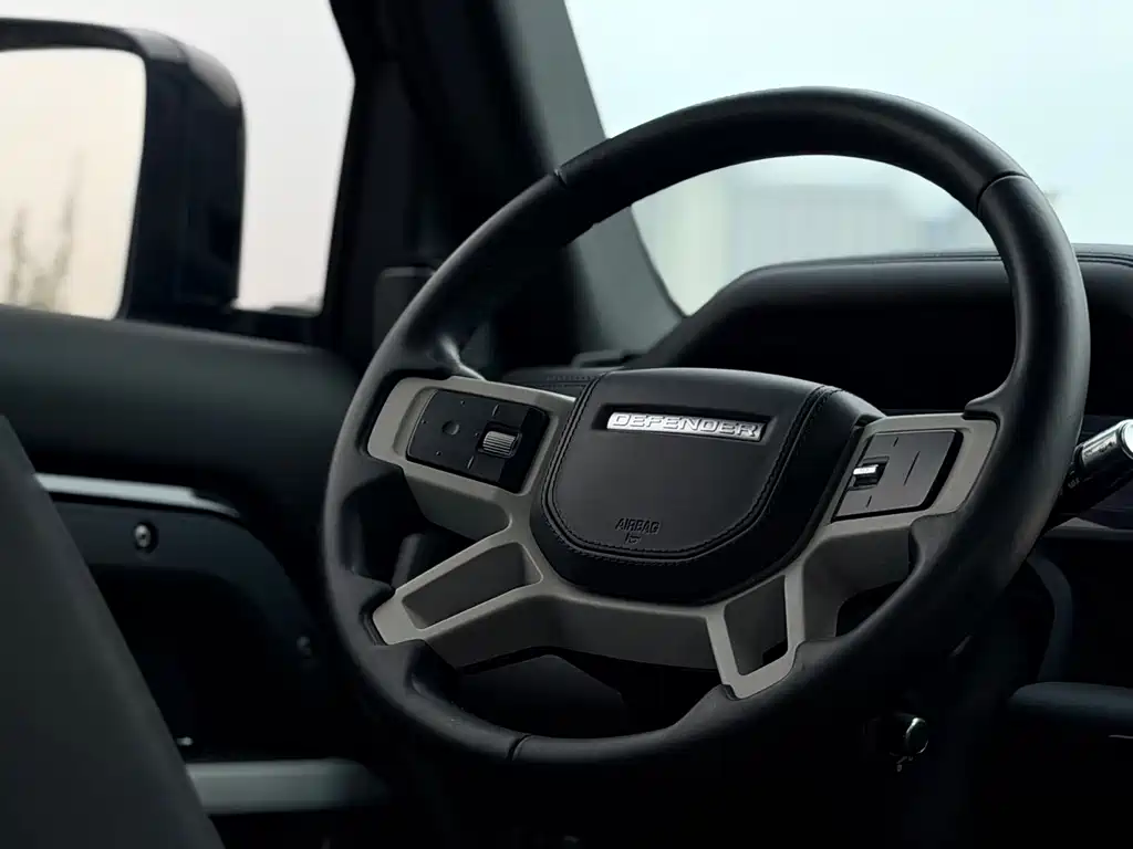Land Rover Defender 110 P400 HSE