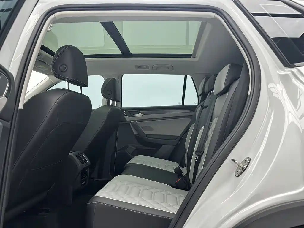Tayron 280 TSI 2 WD Luxury Plus Advanced