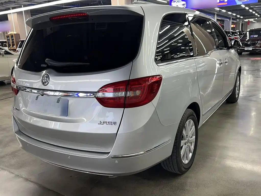 Buick GL8 25 S Distinguished CN-V
