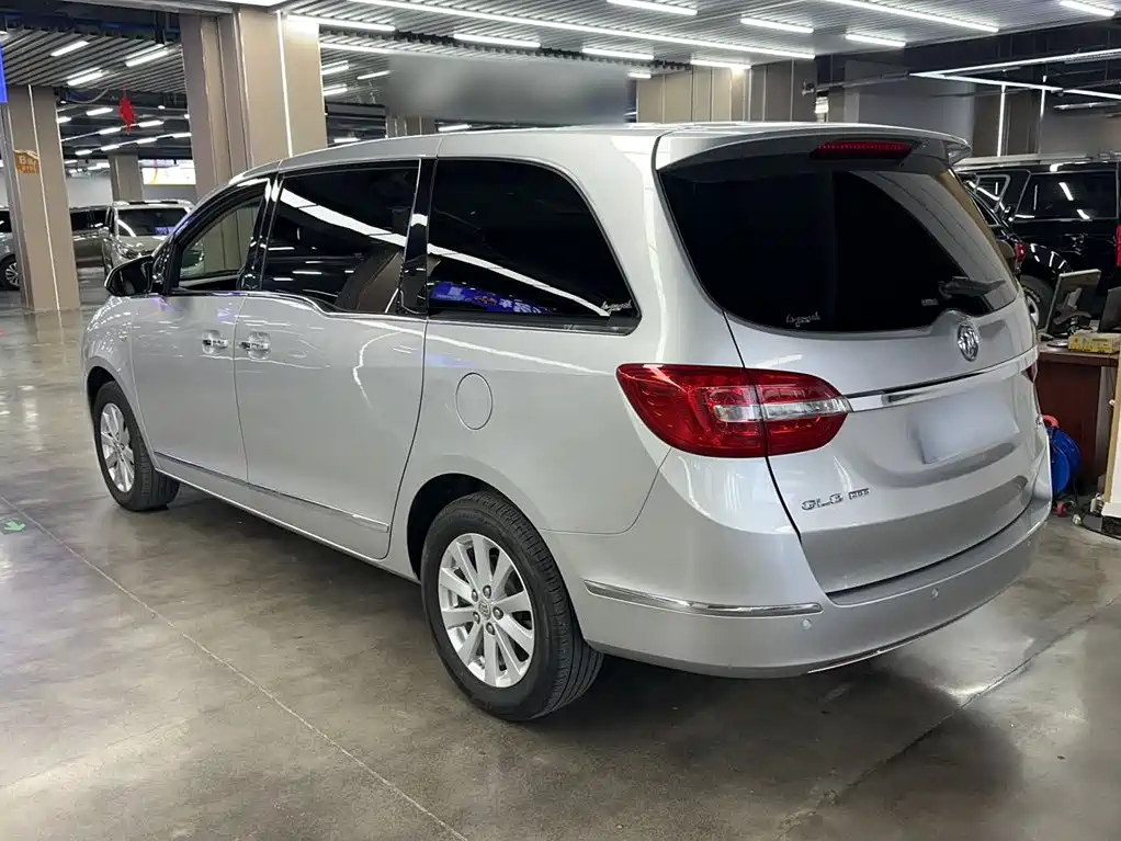 Buick GL8 25 S Distinguished CN-V
