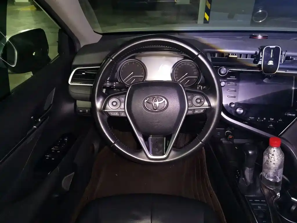 Camry 2.5 G Luxury