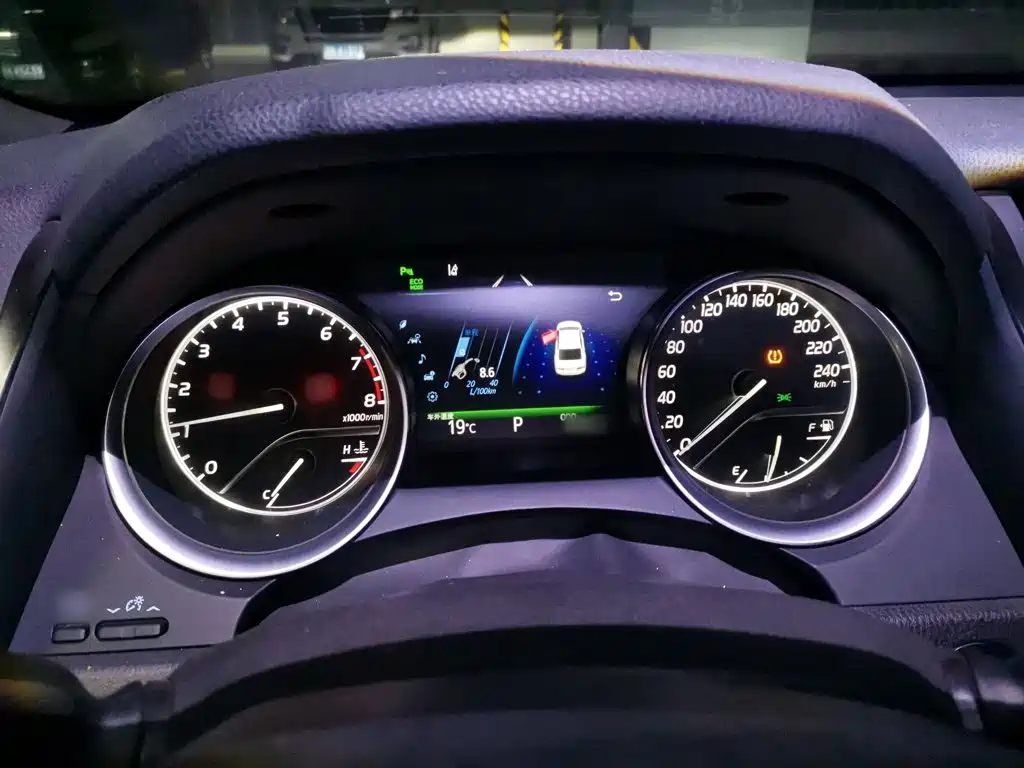 Camry 2.5 G Luxury